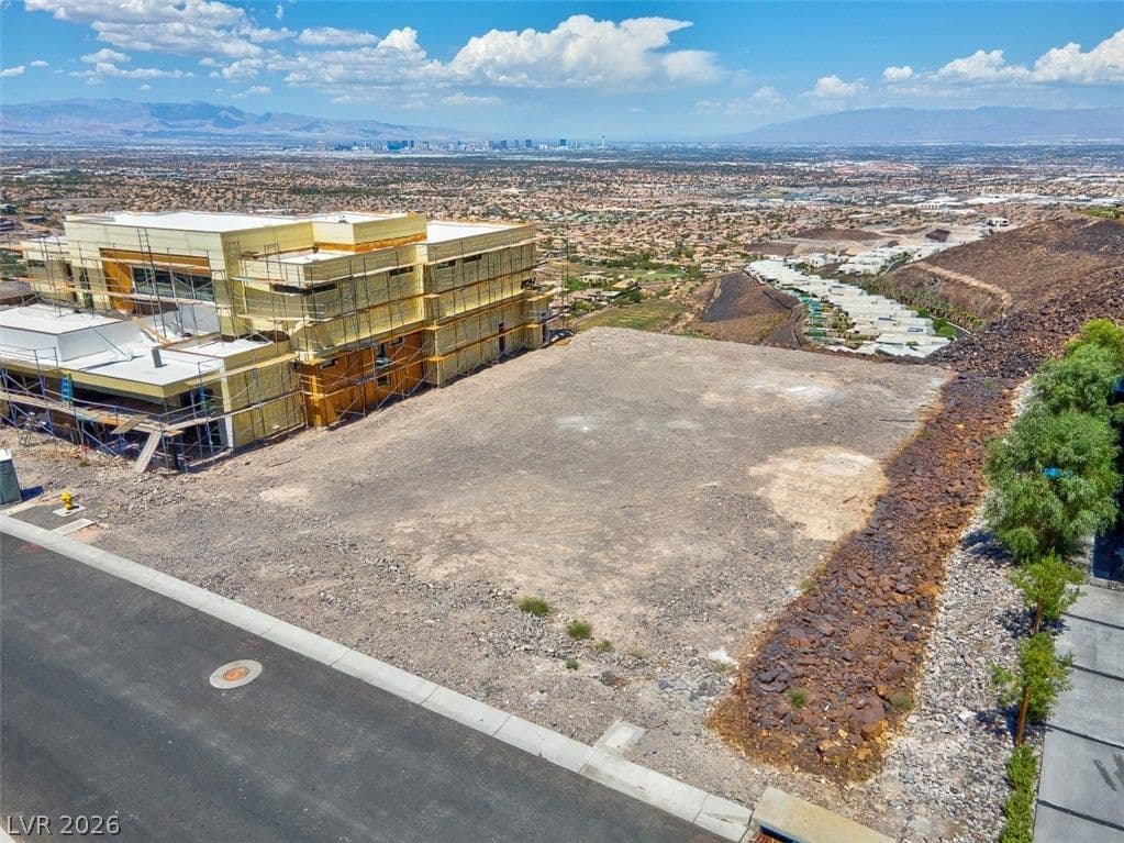 567 Rock Peak Drive photo 3