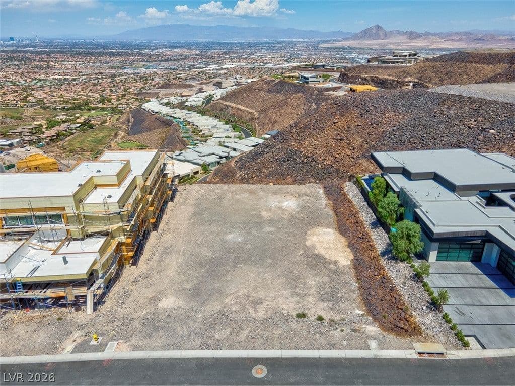 567 Rock Peak Drive photo 4