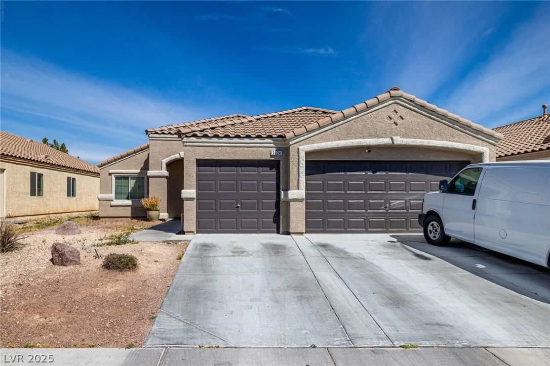 3924 Colton Avenue photo 2