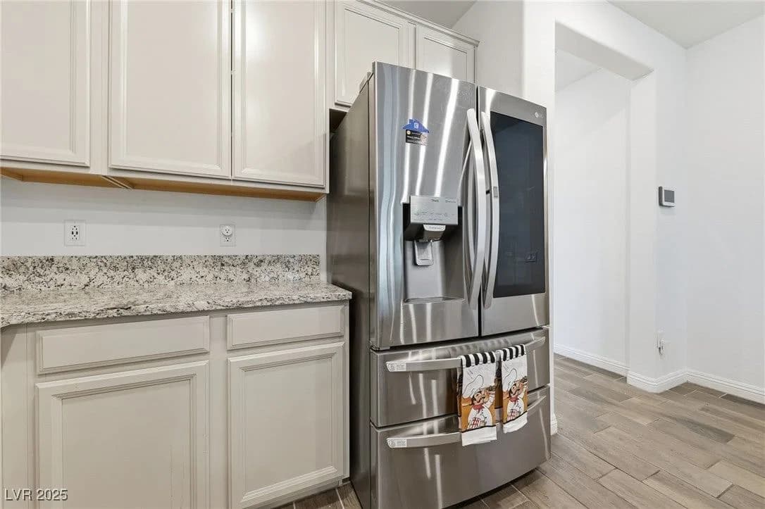 2404 Albury Avenue photo 3