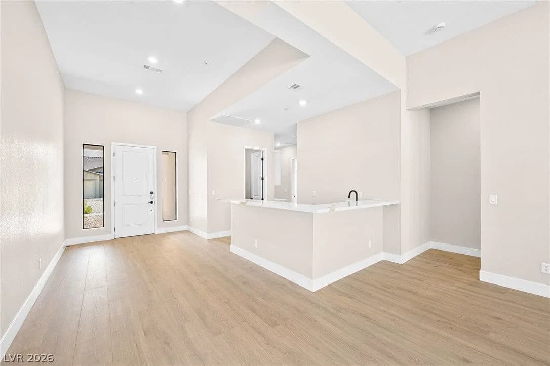 525 Stowell Avenue photo 2