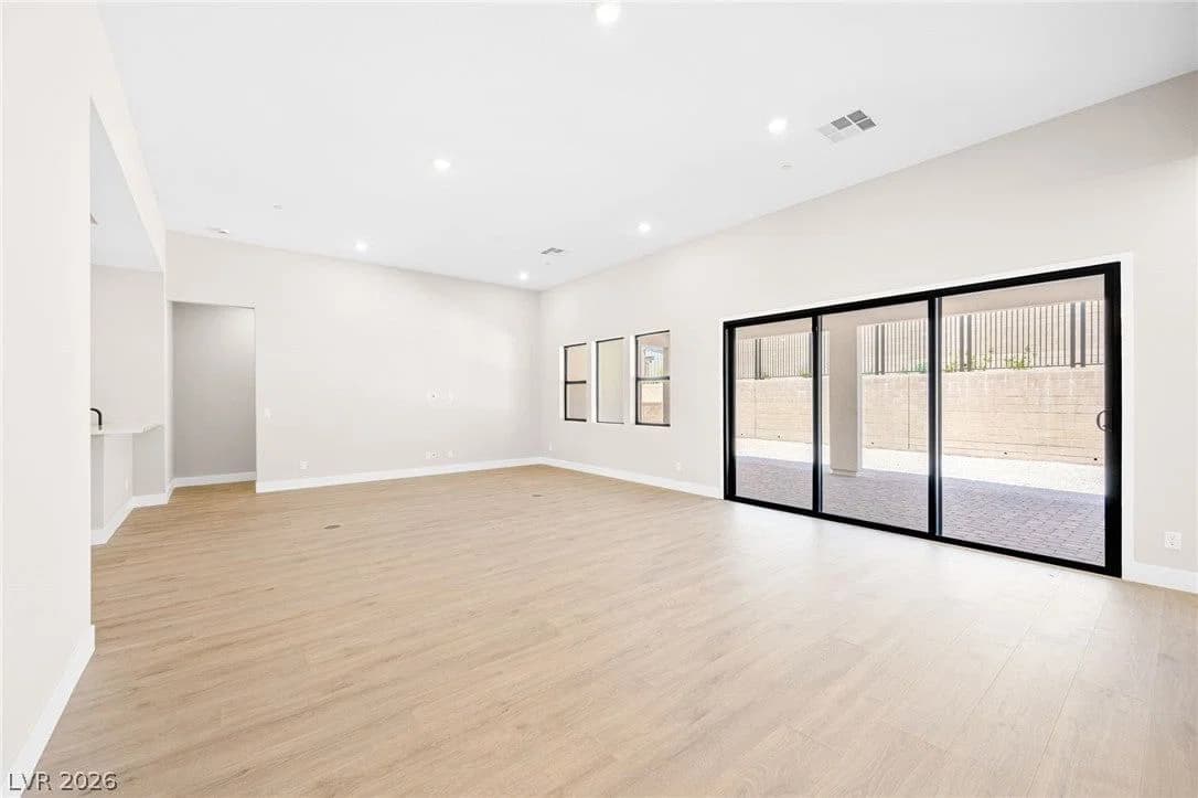 525 Stowell Avenue photo 3