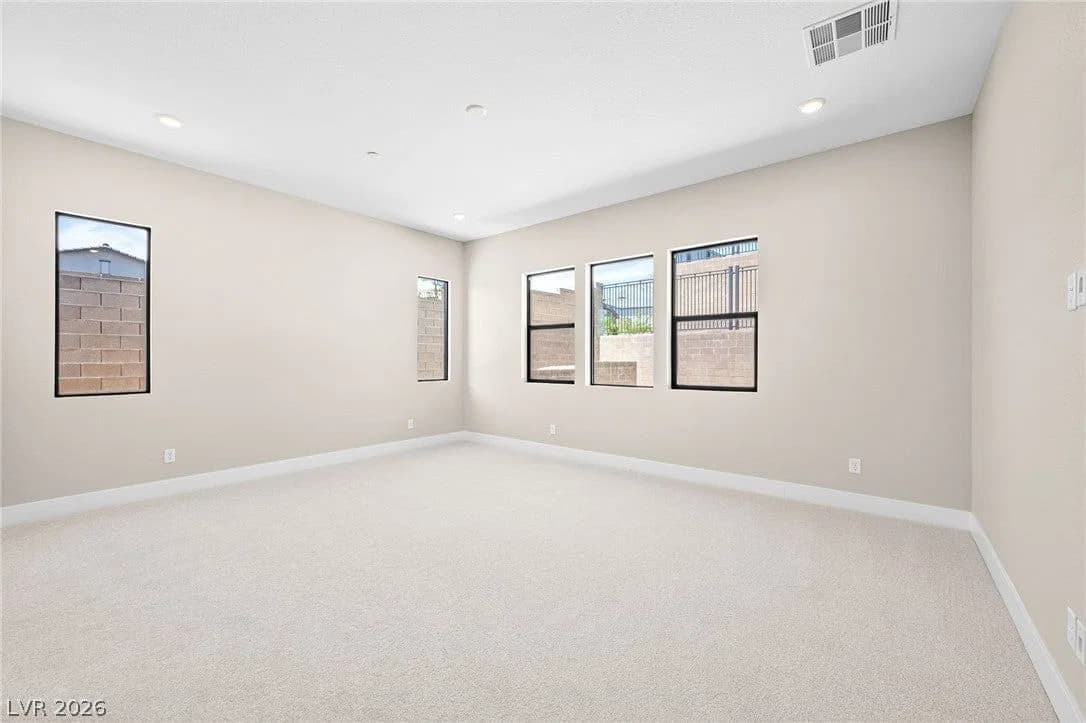 525 Stowell Avenue photo 4