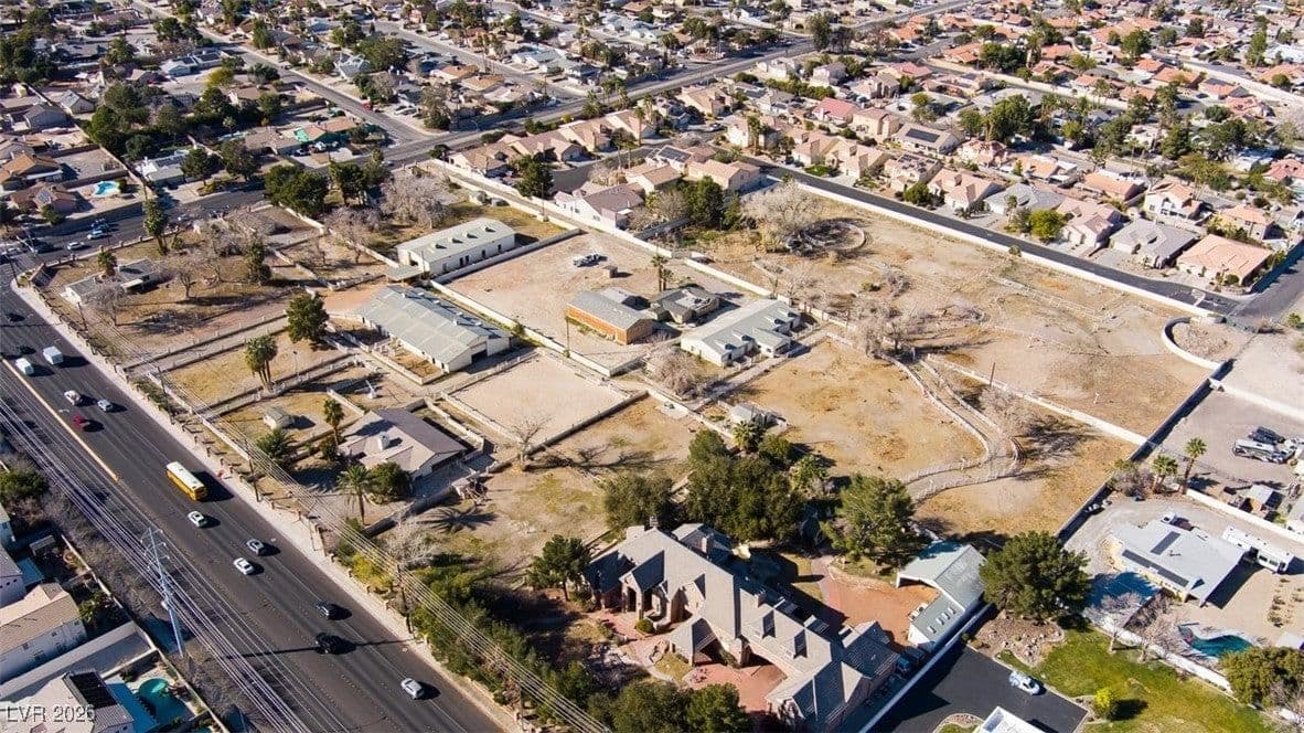 3910 Russell Road photo 3