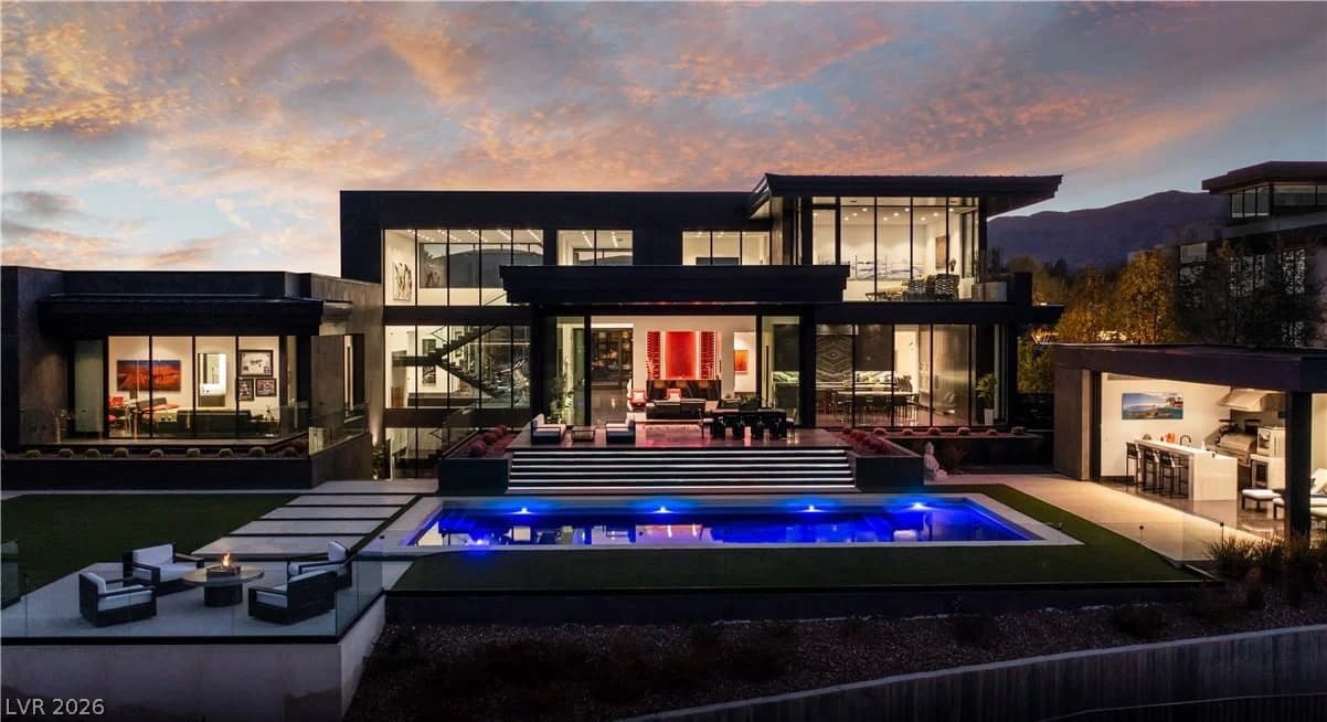 44 Hawk Ridge Drive