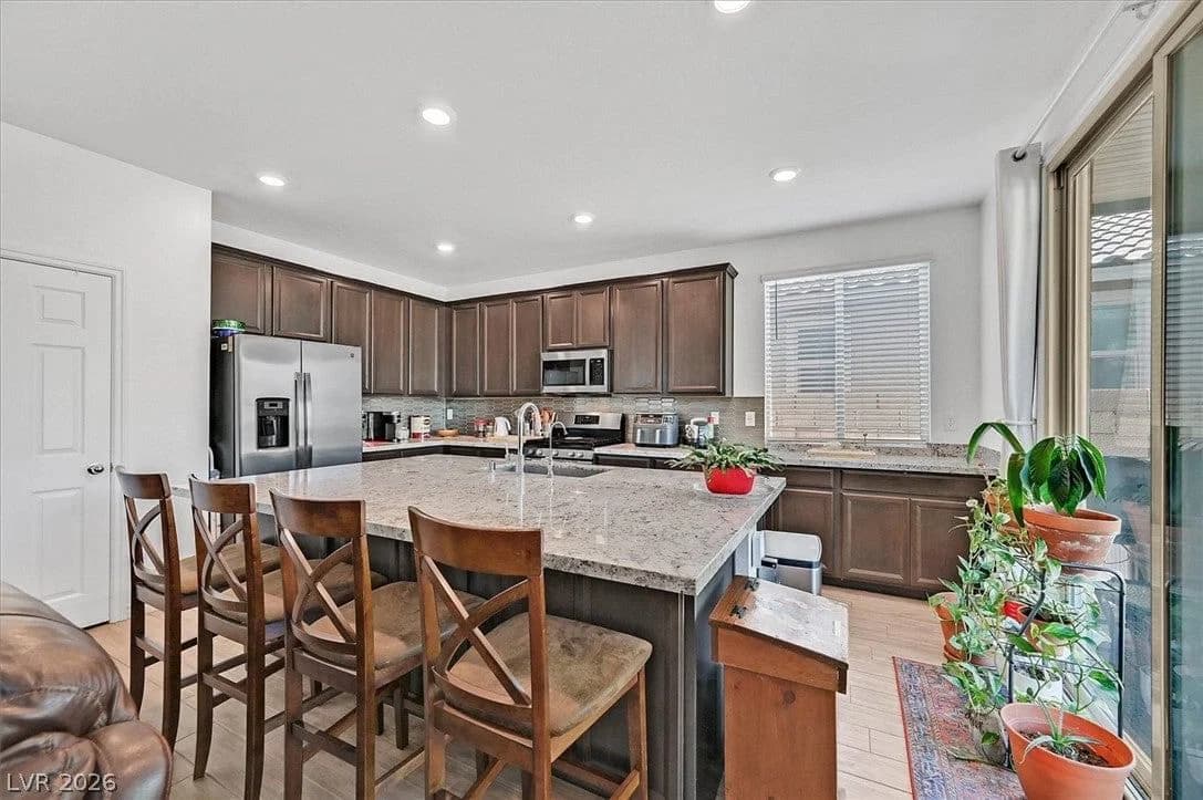 1102 Edel Hest Avenue photo 5