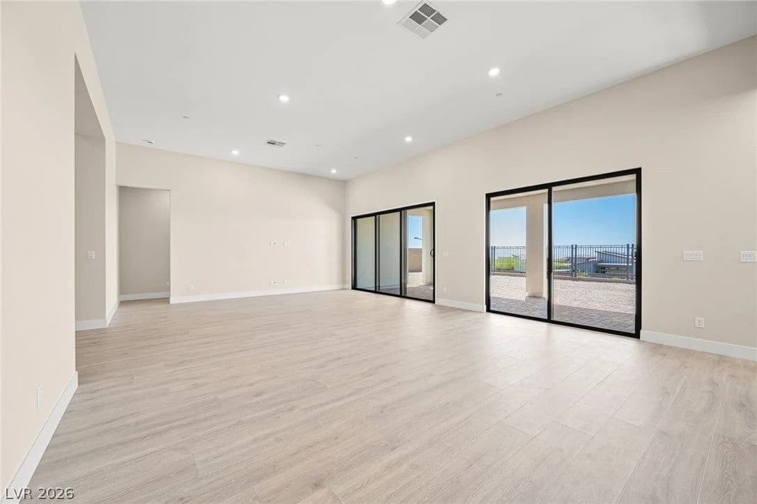 526 Carter House Way photo 3