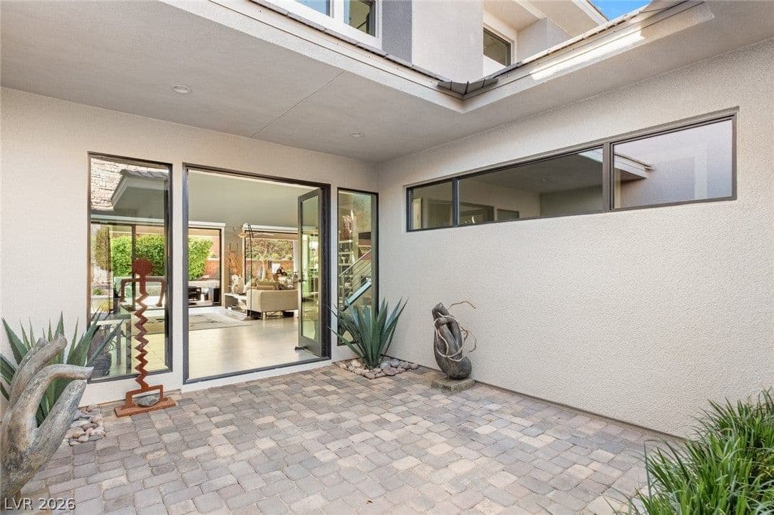 19 MOONFIRE Drive photo 4