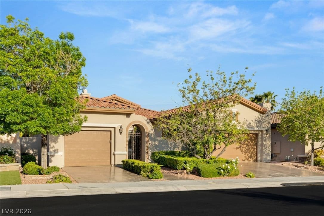2142 Country Cove Court photo 2