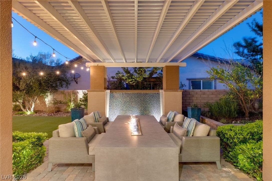 277 Lindura Court photo 4