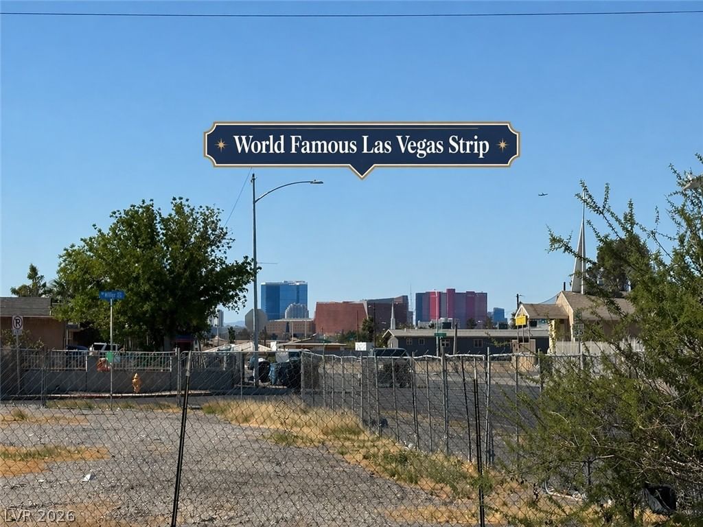 700 W Carey Ave photo 2