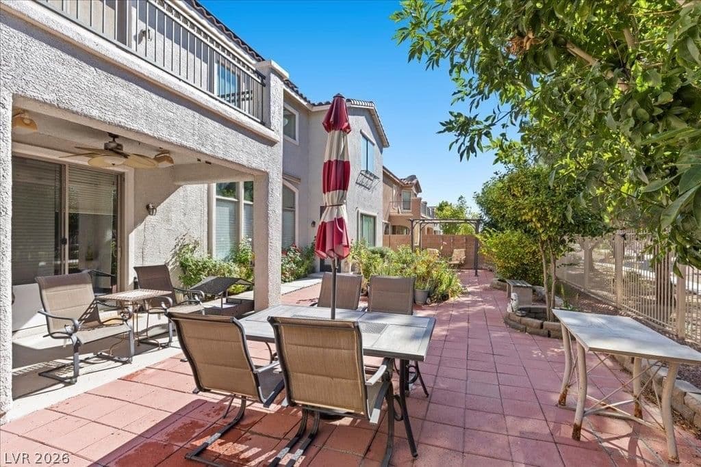 7025 Puetollano Drive photo 4