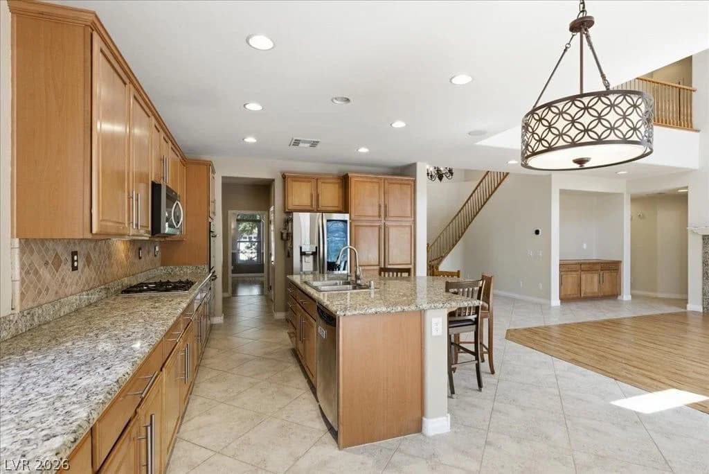 7025 Puetollano Drive photo 3