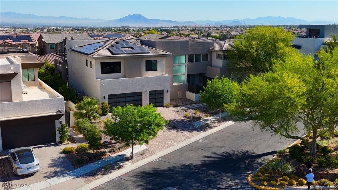 2790 La Bella Court