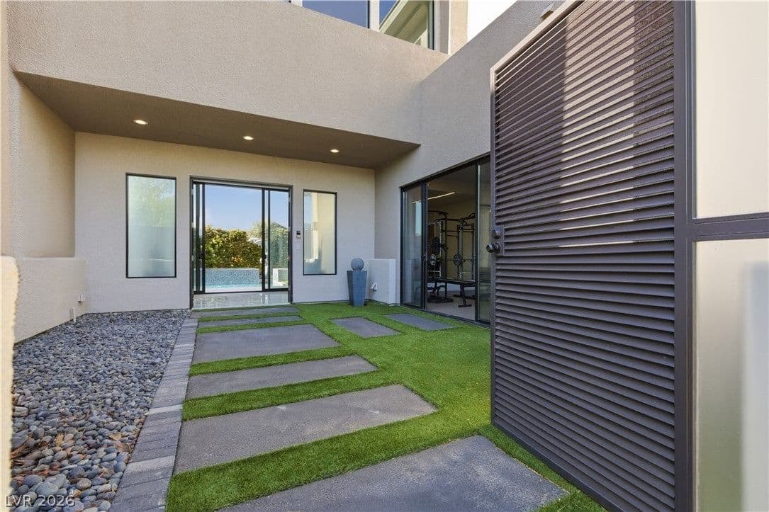 2790 La Bella Court photo 5