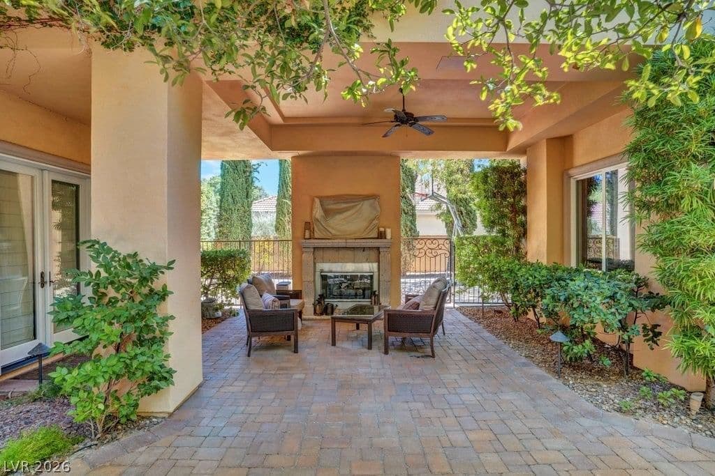 9717 Winter Palace Drive photo 4