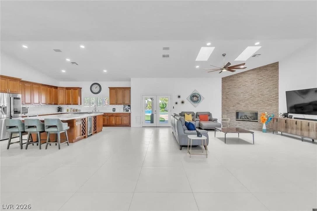 8460 Ann Road photo 4