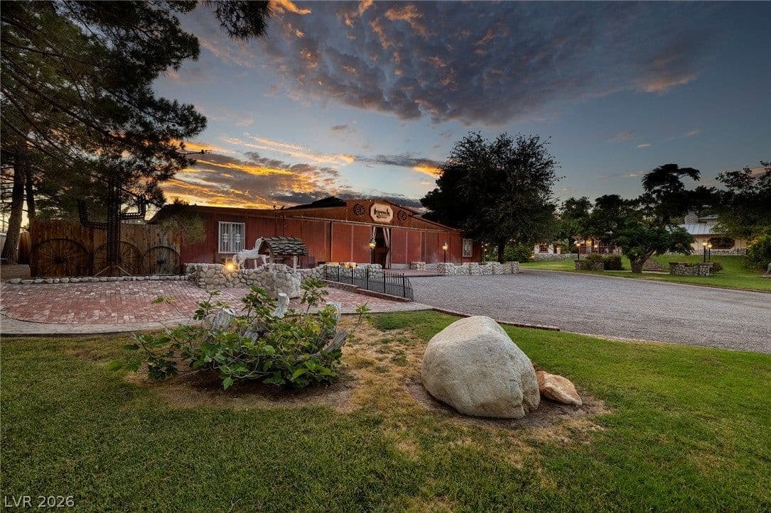 8213 Rancho Destino Road photo 2