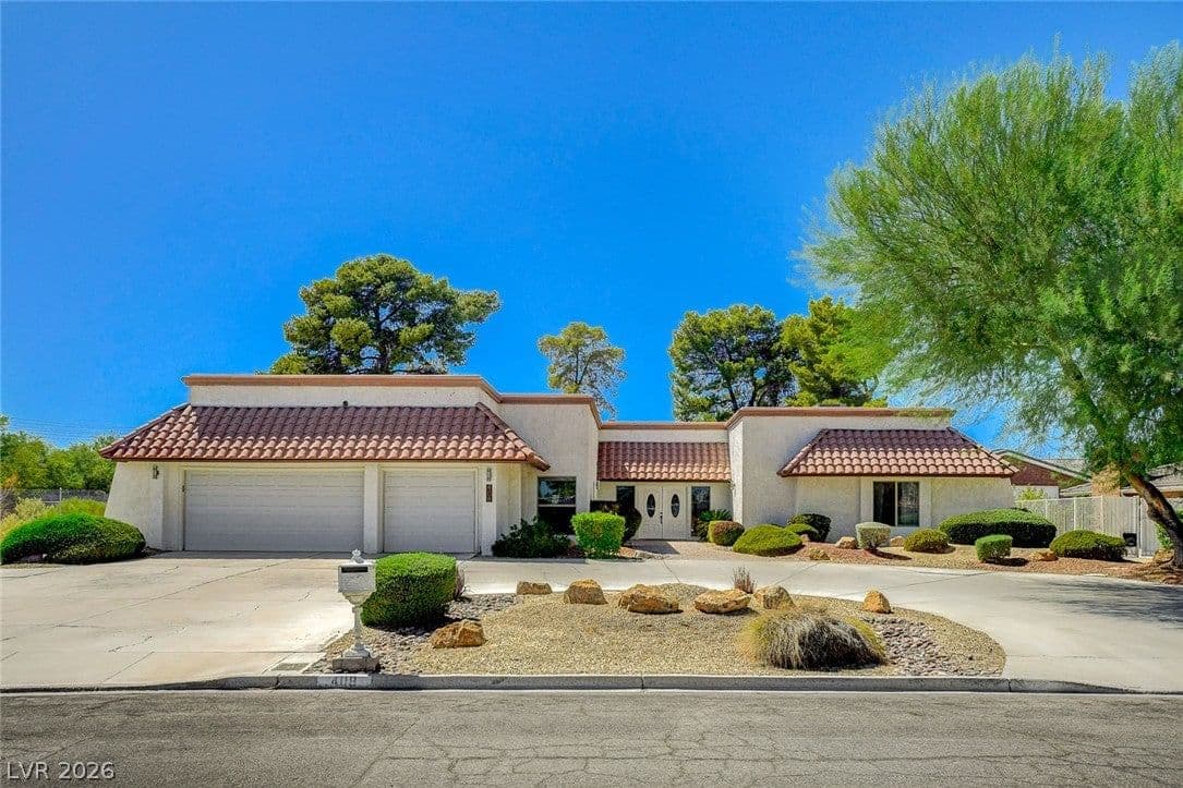 408 Lacy Lane photo 2