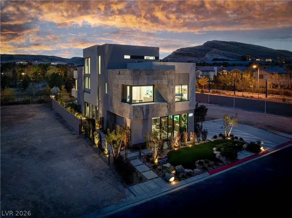 3956 Heron Fairway Drive