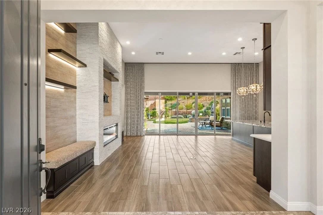 10179 Emerald Sunset Court photo 3