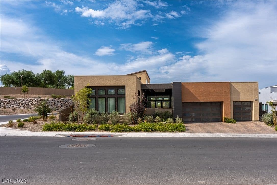 11134 Desert Heights Avenue photo 2