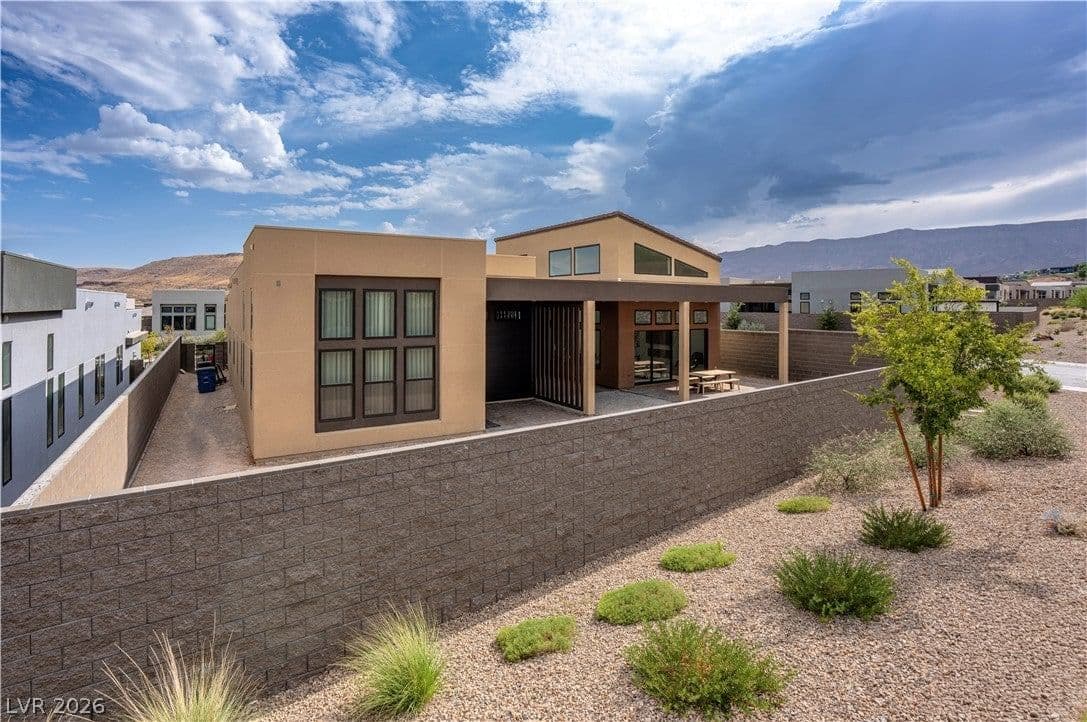 11134 Desert Heights Avenue photo 5