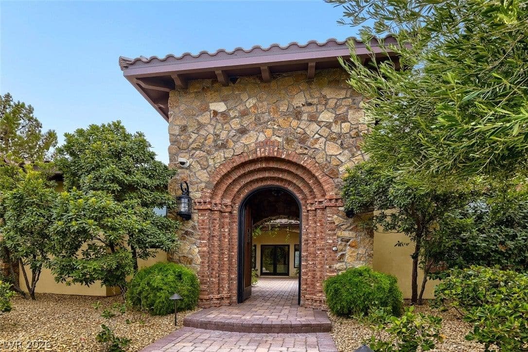 9707 Dream Brook Court photo 4