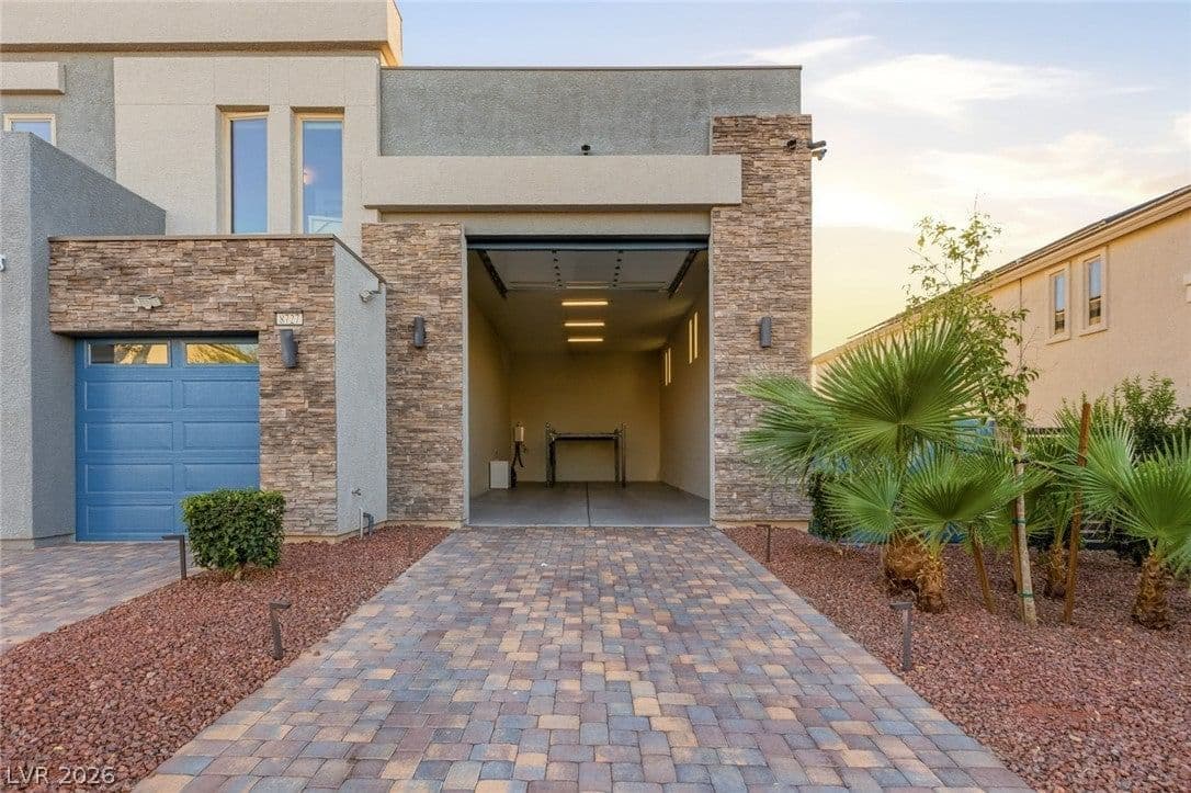 8727 Twisted Vine Lane photo 4