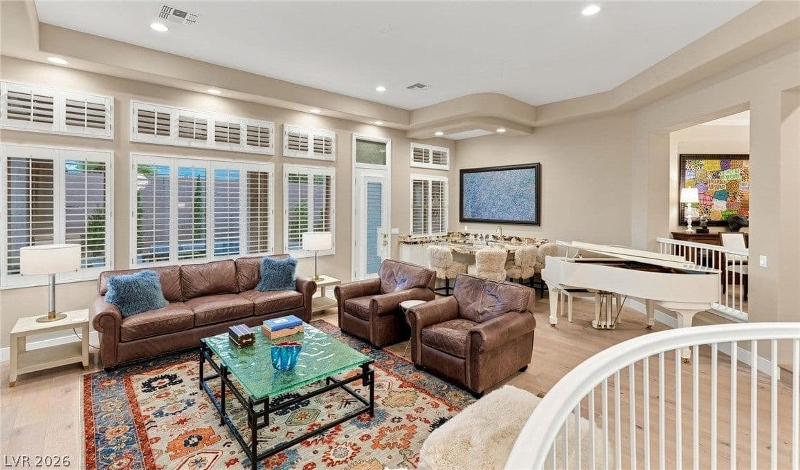 205 Aventura Street photo 3