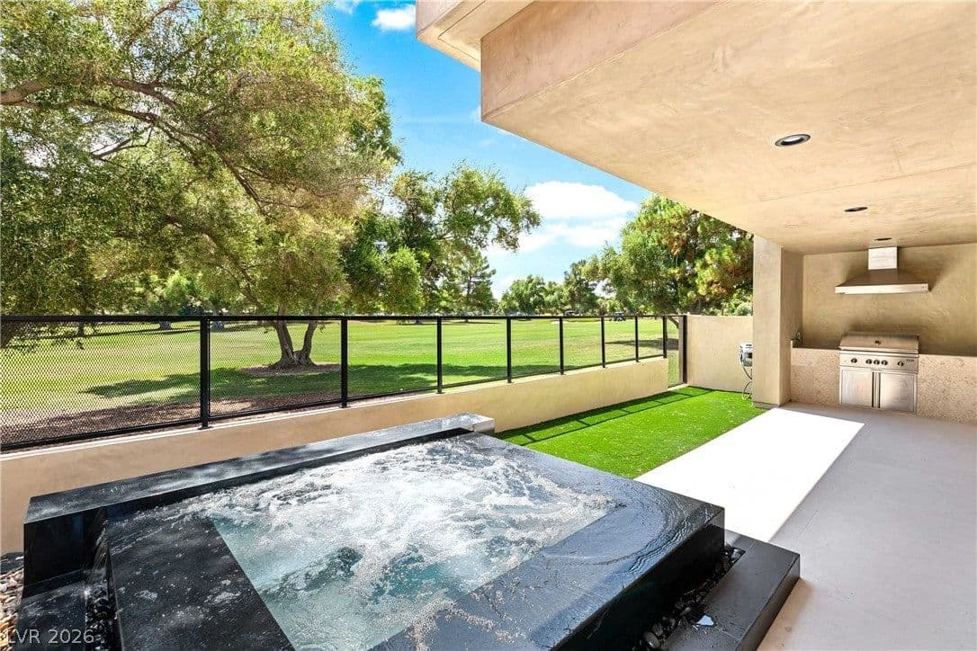 2847 Queens Courtyard Drive photo 3