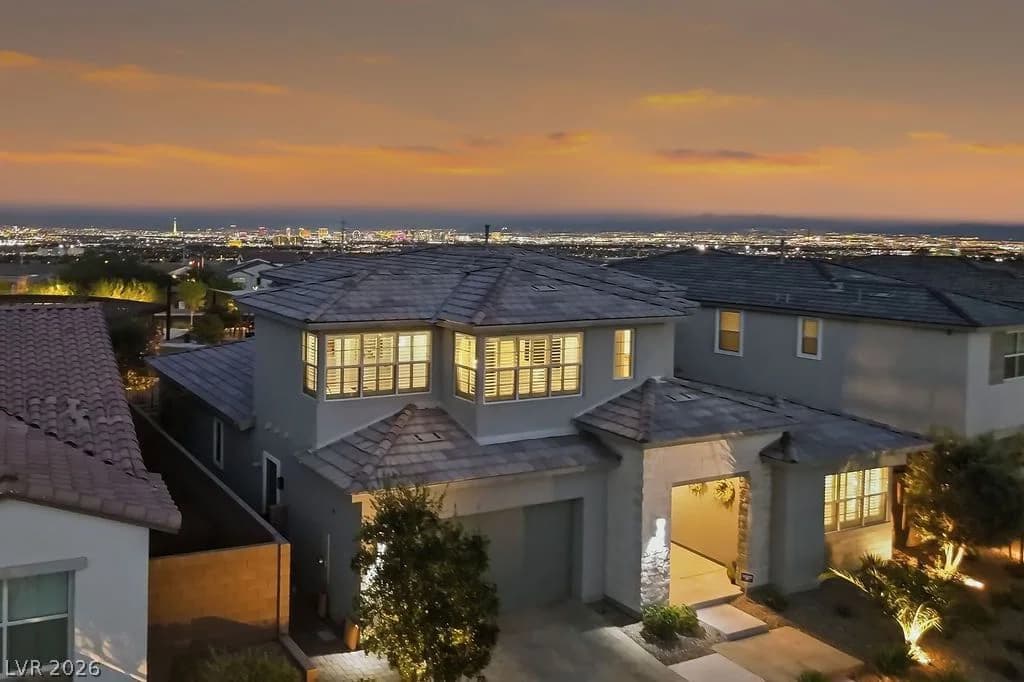 308 Gandara Street photo 2