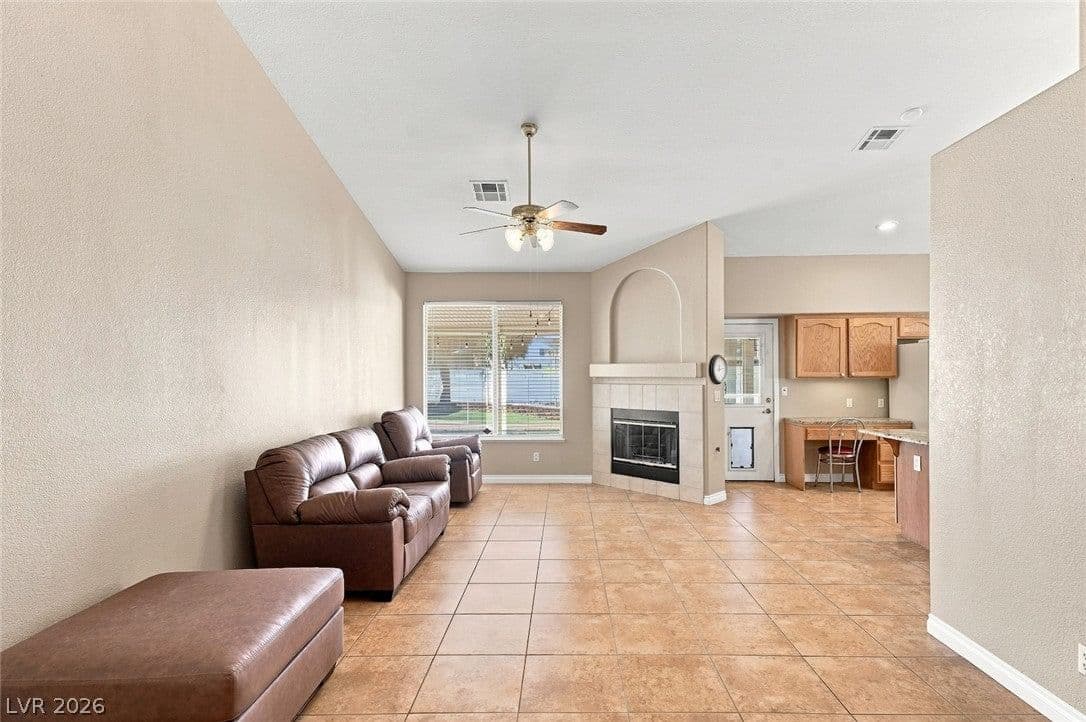 3837 Pipeline Street photo 4