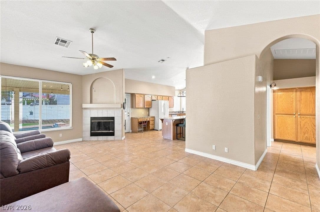 3837 Pipeline Street photo 3