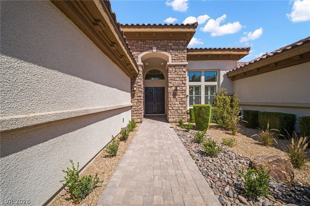 8030 Palm Cove Court photo 2
