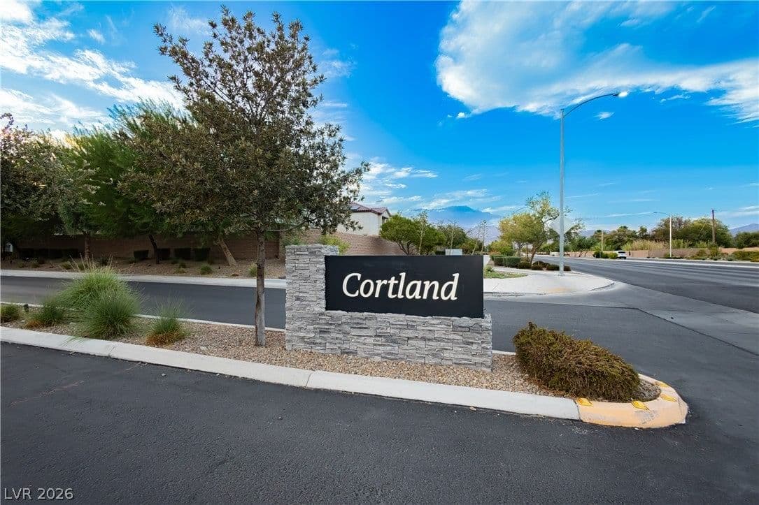 403 Stephen Clear Avenue photo 4