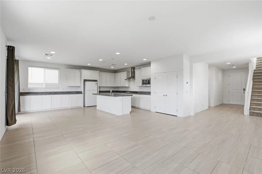 4729 Challenger Street photo 3