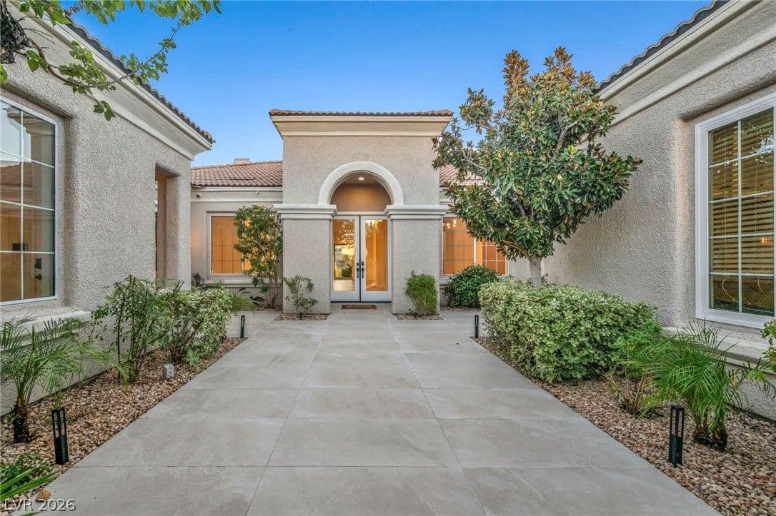 4555 Riva De Romanza Street photo 3