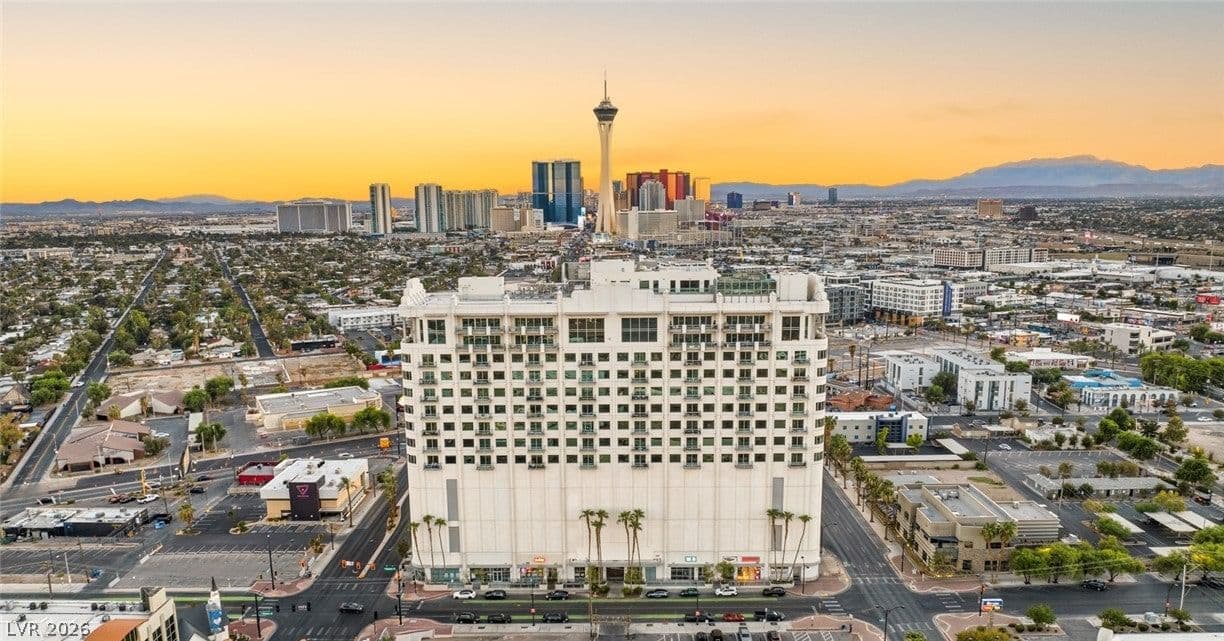 900 LAS VEGAS Boulevard