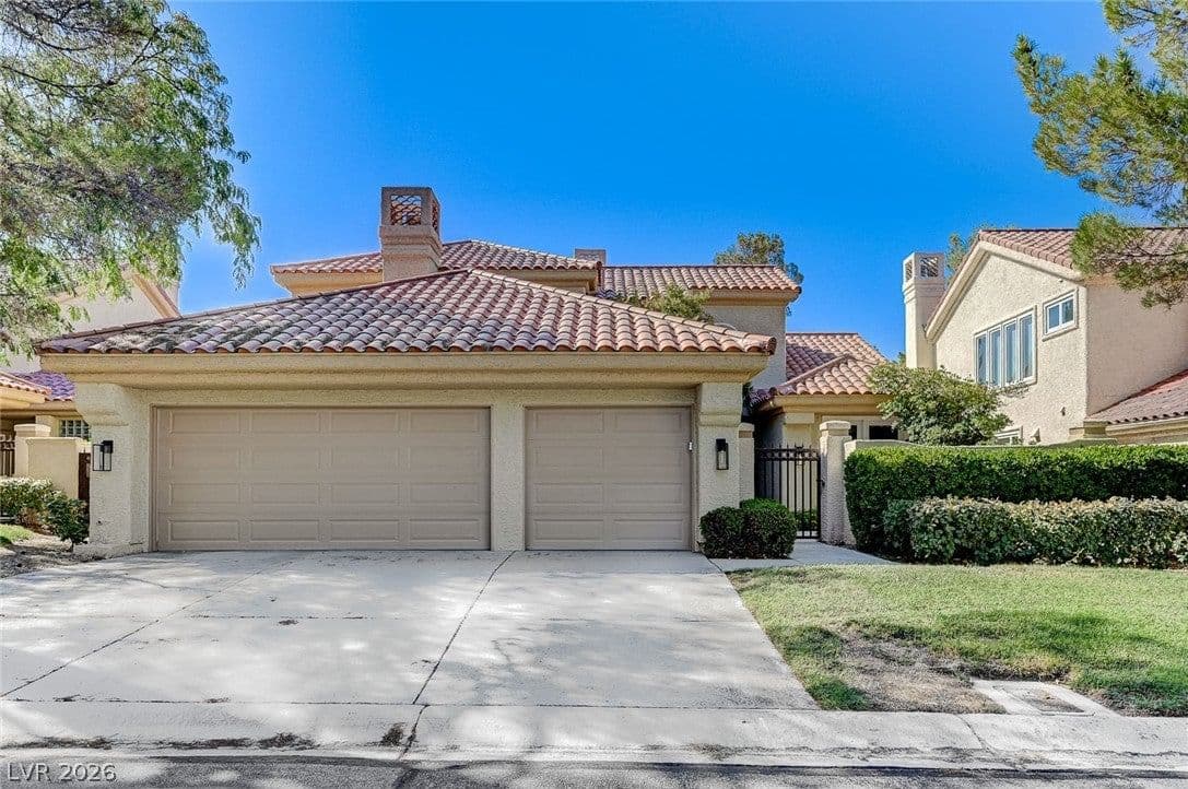 8121 Castle Pines Avenue photo 4