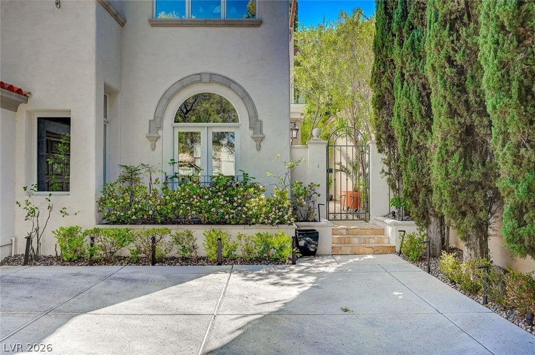 9005 Robinson Ridge Drive photo 4