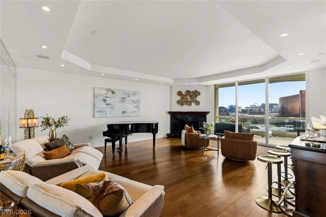 2877 Paradise Road photo 4