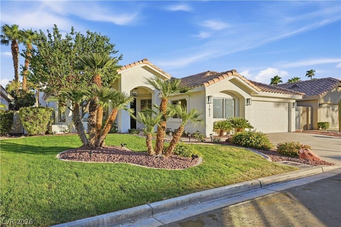 1612 Hidden Spring Drive photo 3