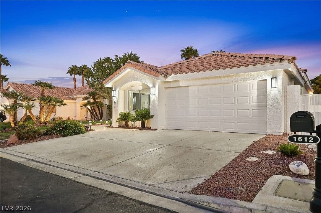 1612 Hidden Spring Drive photo 4