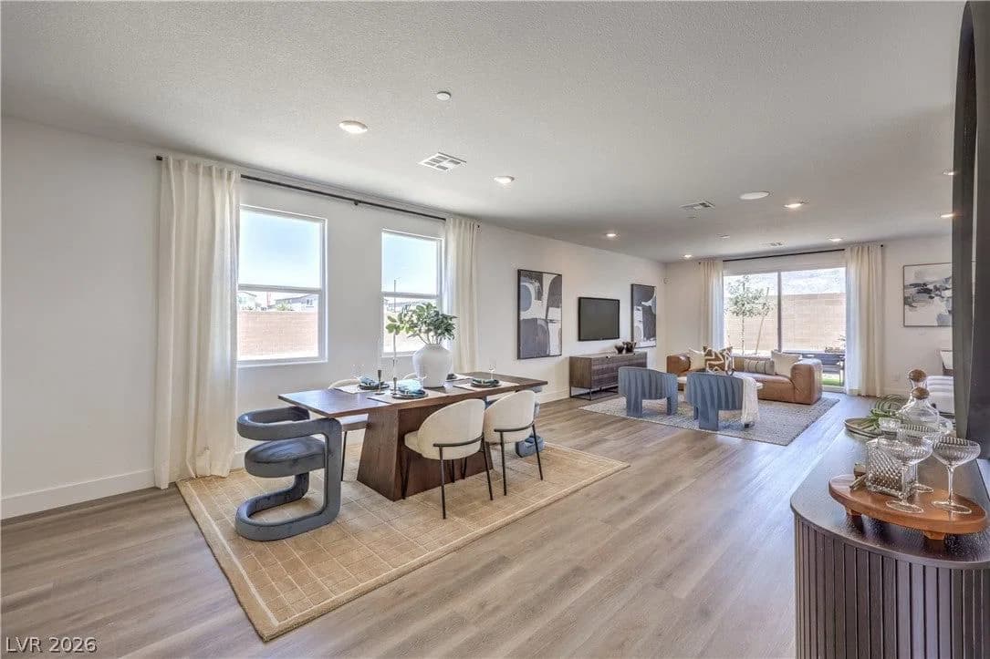 1821 Shondra Court photo 4