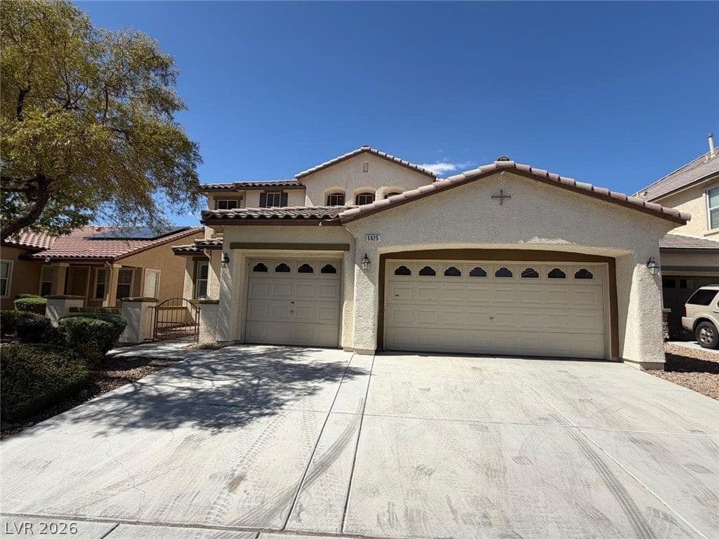 5925 Big Horn View Street