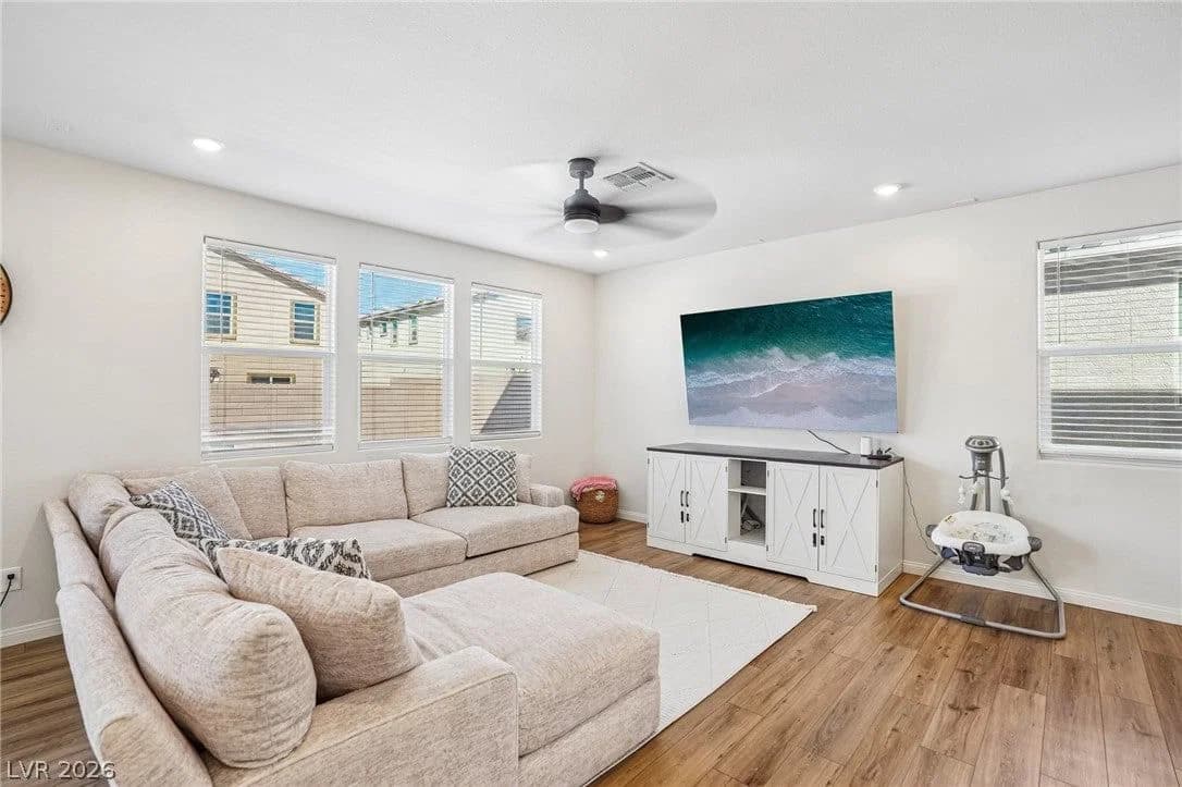 5937 Violet Crown Street photo 3
