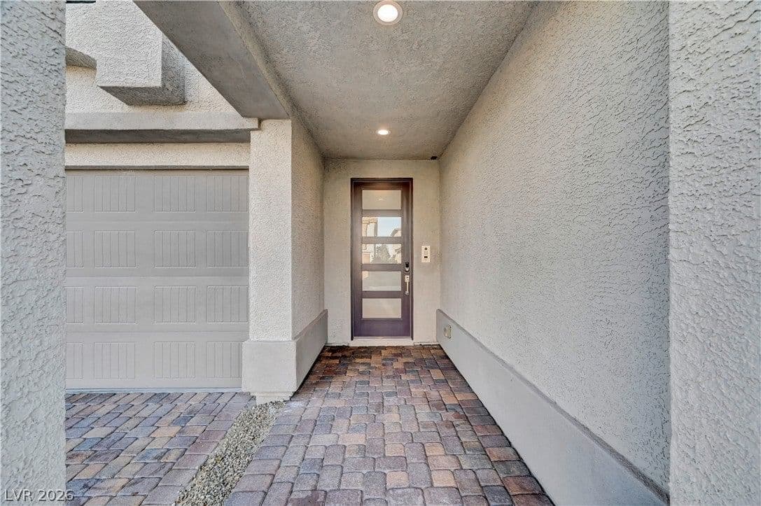 4709 Amazing View Street photo 2