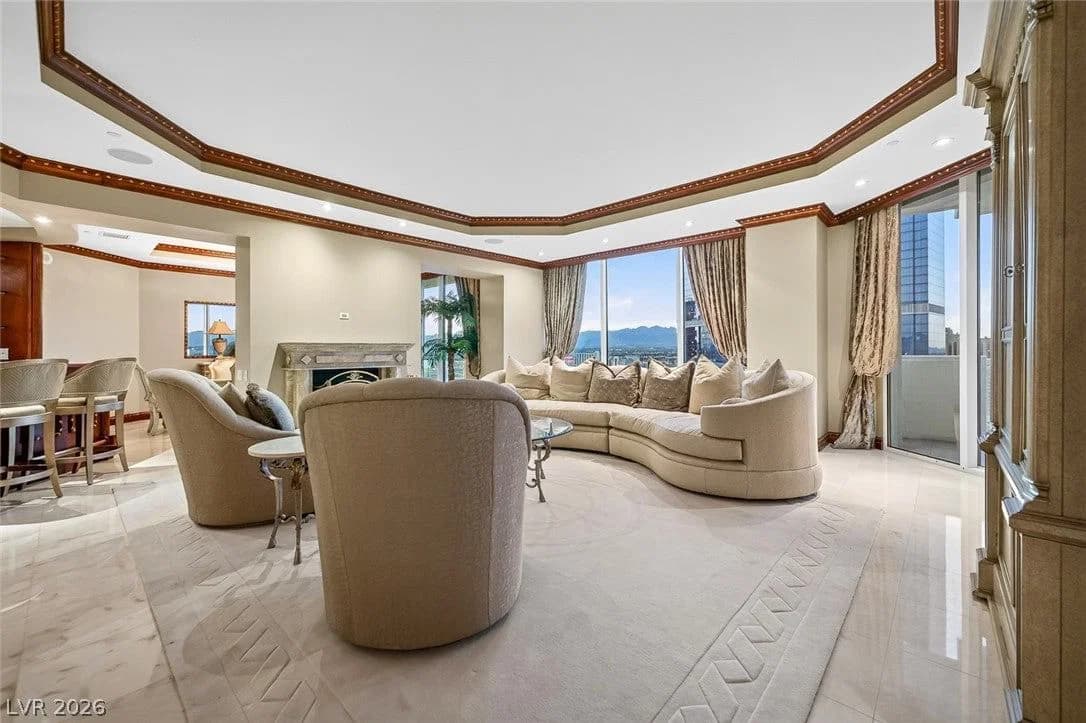 2877 Paradise Road photo 3