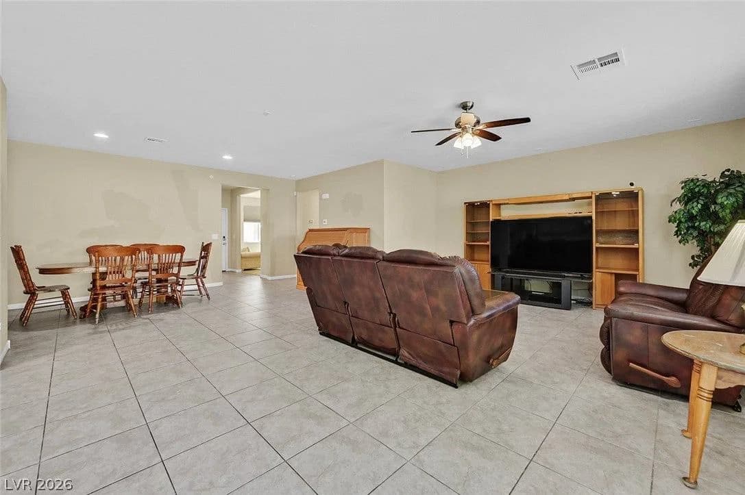 8208 Redbud Vine Street photo 5
